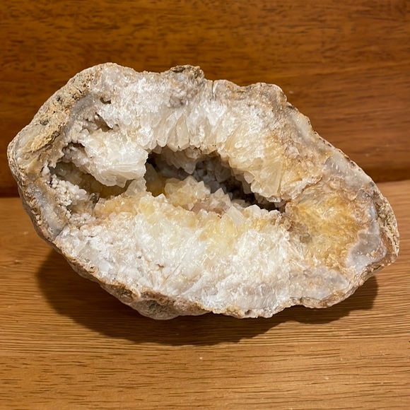 XXL Golden Healer Quartz Geode Crystal Display- Reiki- Meditation- Decor - Picture 1 of 9